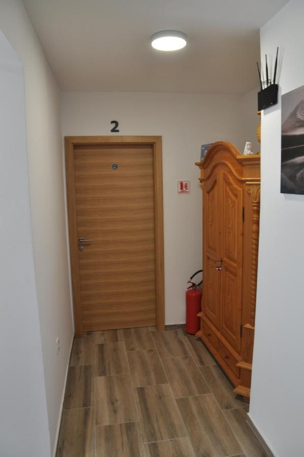 Apartmani Ana Vukovar Eksteriør billede